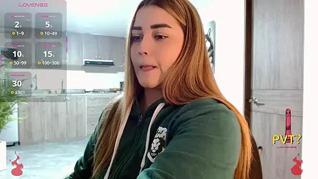 Lucia_star__ — Show Pussy Close Up