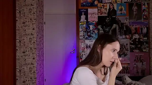 Freechat LucyRose3 on StripChat