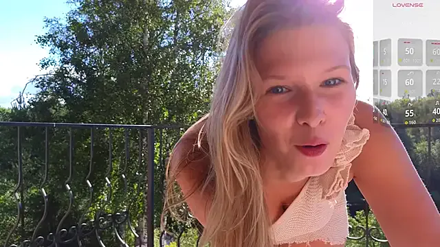 Freechat luna_joy_ on StripChat