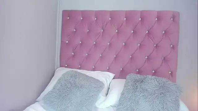 LunnaBlake on StripChat 