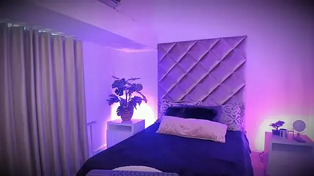 Freechat malaia_hills on StripChat