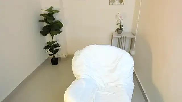 StripChat Mathilde_lina is Freechat Mathilde_lina — doggie naked and rub pussy