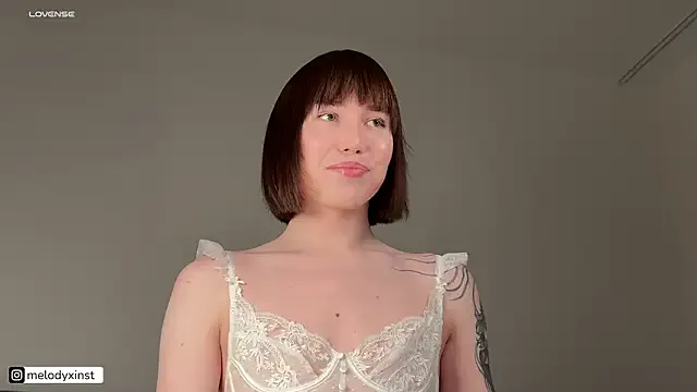 Freechat melodyxlove on StripChat