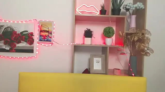 Freechat MilaLoona on StripChat