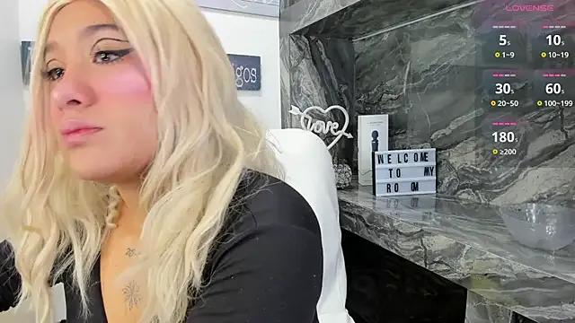 Freechat miss_danika on StripChat