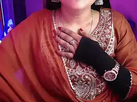 Freechat Mitikaa on StripChat