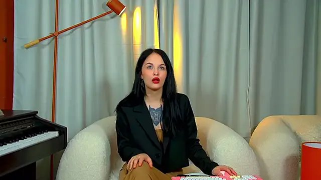 MollyMillsen on StripChat 