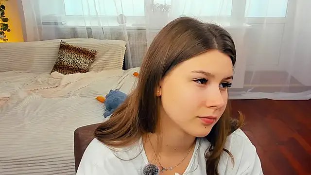 Freechat MondoNeko on StripChat