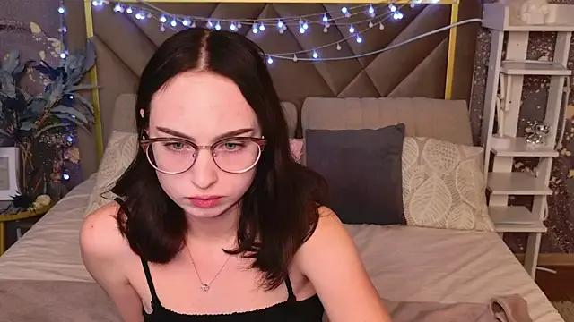 Freechat MonikaCarter on StripChat