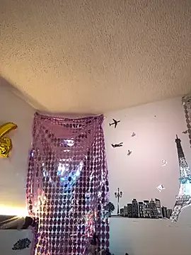 Freechat Nicol_V on StripChat