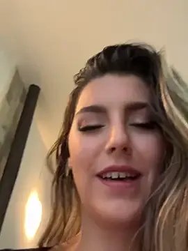 Freechat nicole_98 on StripChat