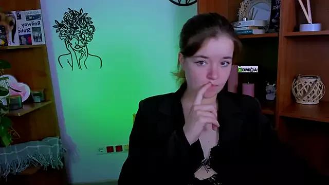 nika-still on StripChat