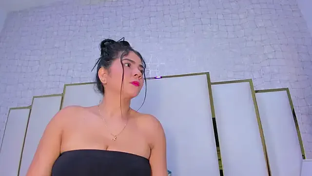 Freechat paola_rodriguez on StripChat