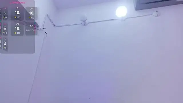 Freechat petitelittleebony on StripChat