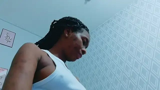 Freechat petitelittleebony on StripChat