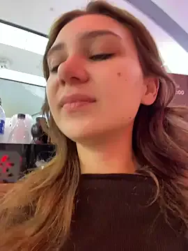 Freechat QuitieLia on StripChat