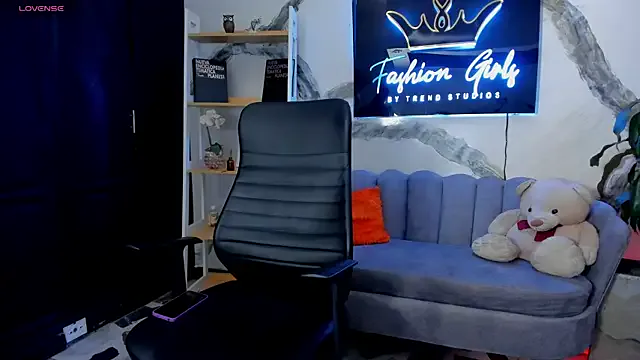 Freechat RenataMason on StripChat