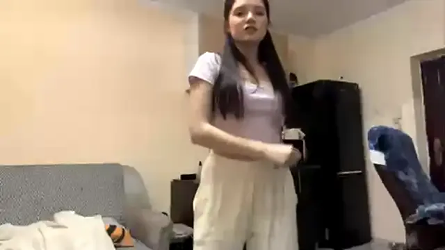 Freechat RiaDendy on StripChat