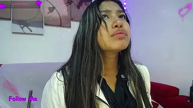 Freechat ricura_mily on StripChat