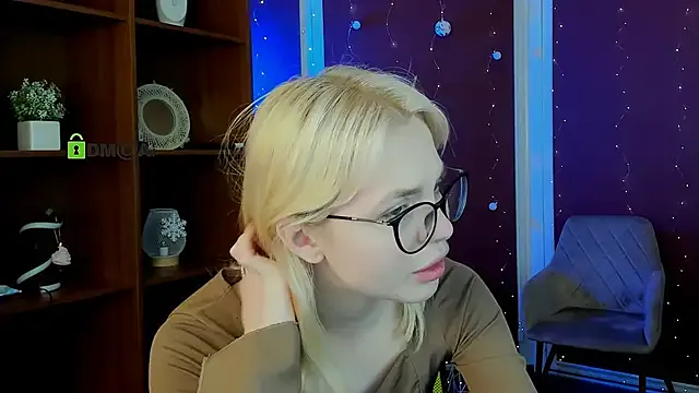 Freechat rose_style on StripChat