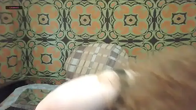 Freechat RoseRed69 on StripChat