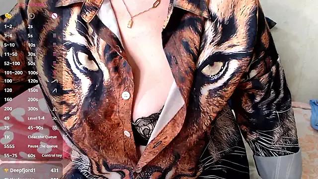 Freechat RoseStarr on StripChat