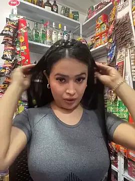 Sara_fun — FULL NUDE IN STORE PUBLIC