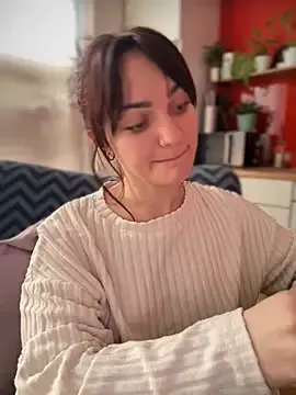 SaraLow model from StripChat