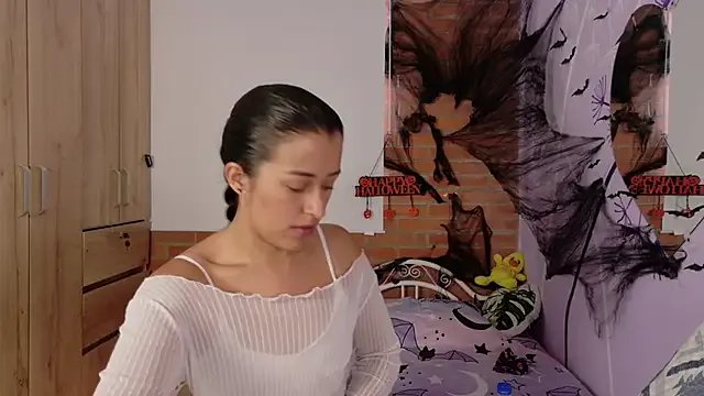 Freechat saribelcute on StripChat