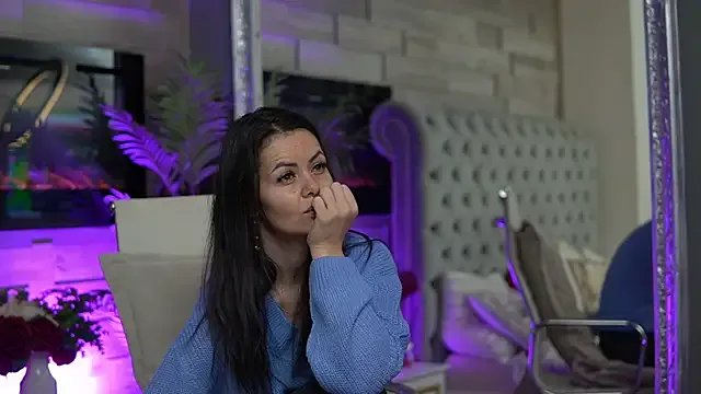 Freechat SeductiveMom on StripChat