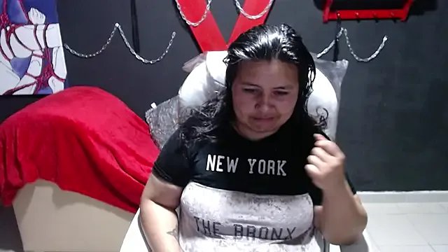 Freechat serenamystsh on StripChat