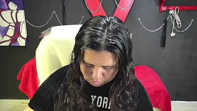 Freechat serenamystsh on StripChat