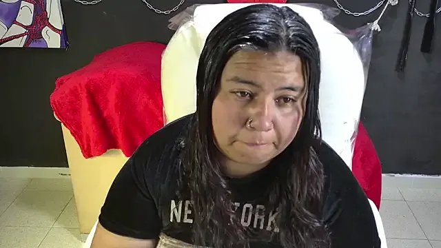 Freechat serenamystsh on StripChat