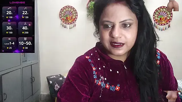 Sexy_komolika model from StripChat