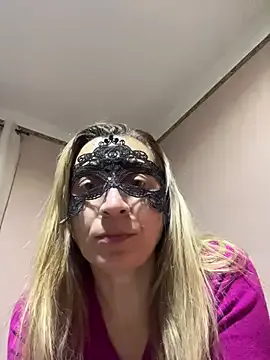 SexyMamiVee model from sc