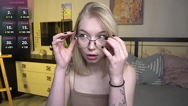 Freechat ShanelTunon on StripChat