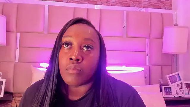 Freechat ShaniaBrownn on StripChat