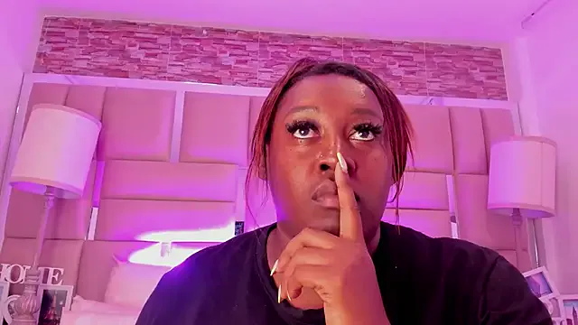 Freechat ShaniaBrownn on StripChat