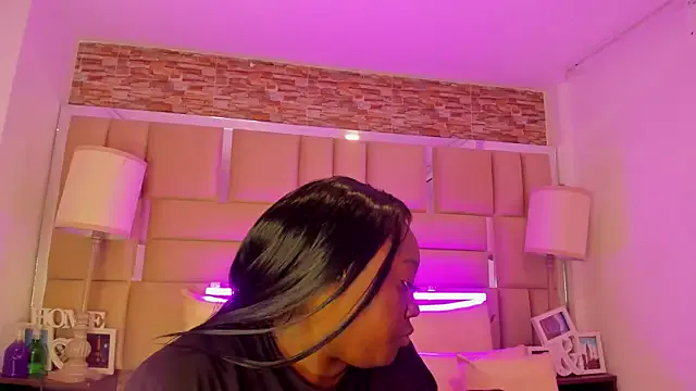 Freechat ShaniaBrownn on StripChat