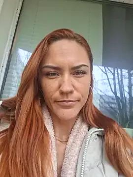 SlimBellaa —  Doggy Pose + Wiggle Ass 