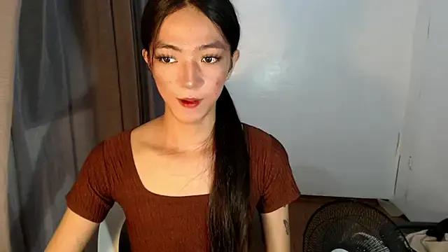 Freechat slimladyxoxo on StripChat