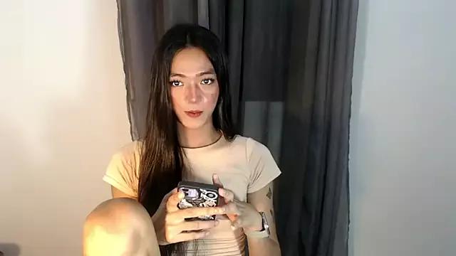 Freechat slimladyxoxo on StripChat