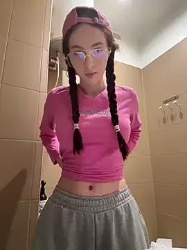 Freechat SnappyHappy on StripChat