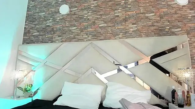 Freechat sophie_pariss on StripChat