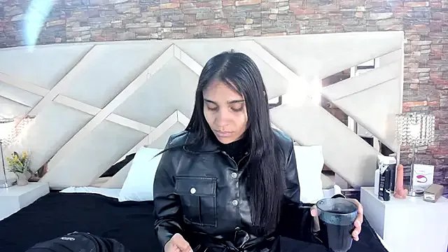 Freechat sophie_pariss on StripChat