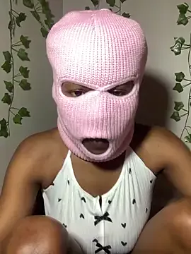 Freechat StrawberryXpeach on StripChat