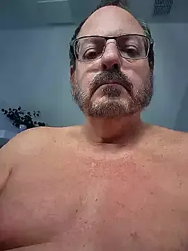 Freechat theclubist111 on StripChat