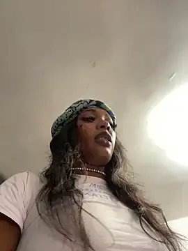 TIFFANYYSTAR on StripChat 