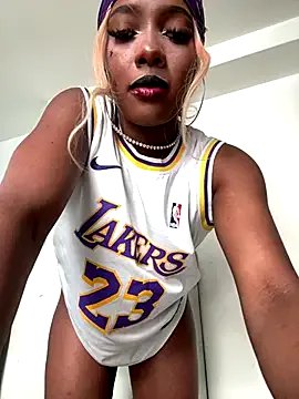 TIFFANYYSTAR on StripChat 