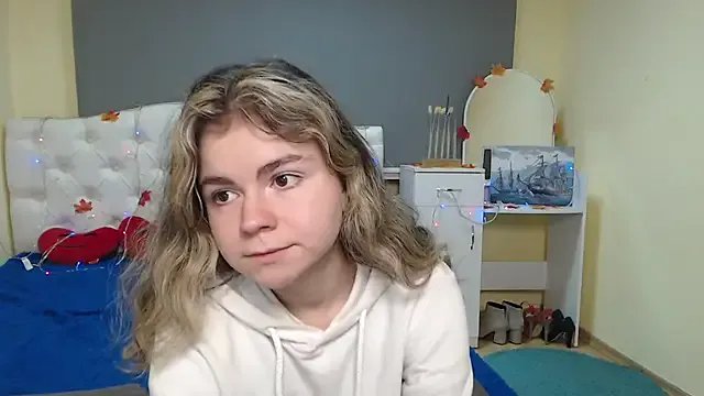 Private TinaRedly on StripChat